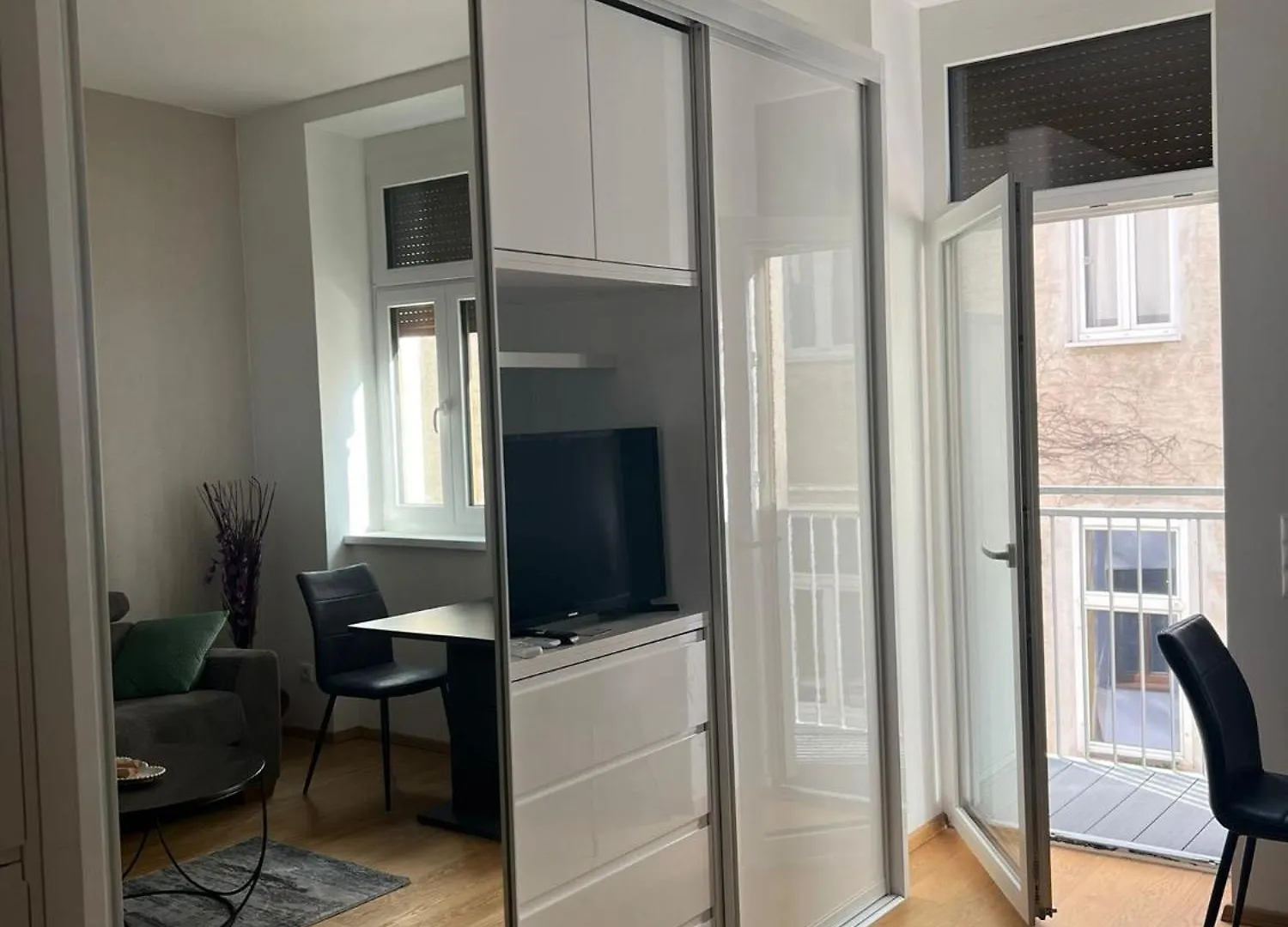 New Central Apartments Westbahnhof Viena