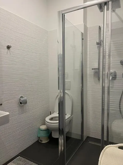 New Central Apartments Westbahnhof Viena 0*,