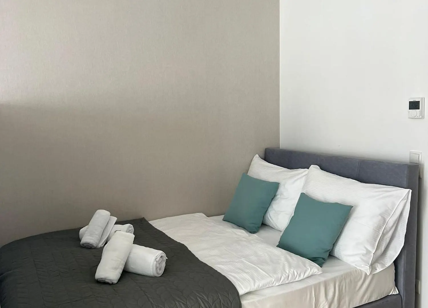 New Central Apartments Westbahnhof Viena
