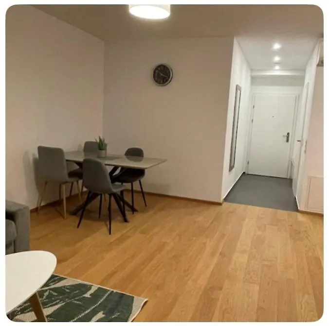 New Central Apartments Westbahnhof Viena