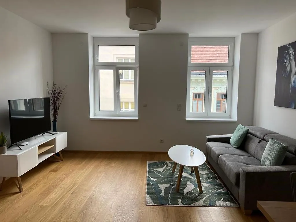 New Central Apartments Westbahnhof Viena